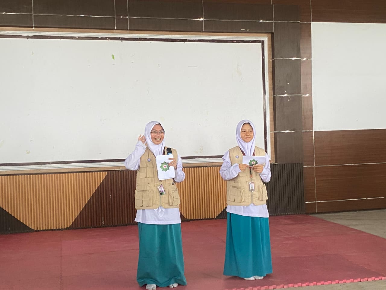 Sosialisasi PMR SMPIT Al-Fawwaz: Membangun Remaja Siaga, Peduli, dan Berbudi Luhur